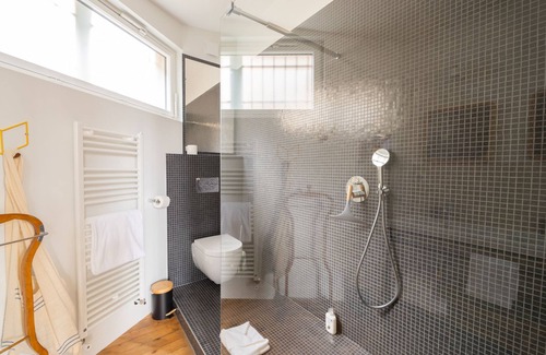 Bordeaux City Centre Bed & Breakfast | Double Room MANDALAY ideal for couple