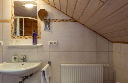 Oberammergau Bed & Breakfast | Double room (No. 7, from 7 nights) - Pension Zum Kirchenbauer