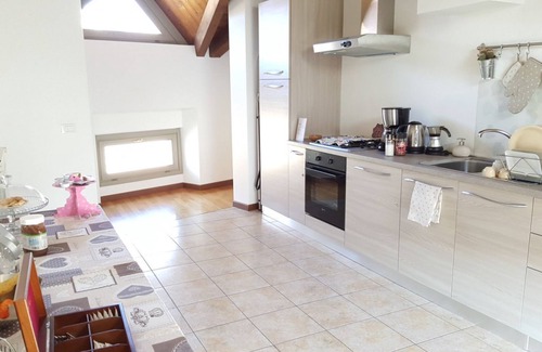 Citta Bassa House | DOUBLE ROOM SHARED BATHROOM IN DONIZETTI ATTIC