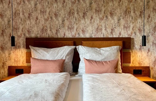 Muehlbach Am Hochkoenig House | Double room, shower, WC (room 7) - Gasthof Scherer