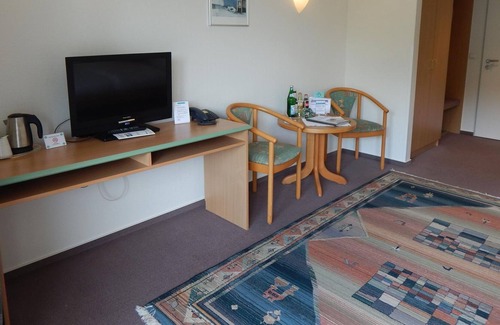 Gerolstein House | Double room shower/toilet - comfort - on Brunnenplatz, Hotel Garni