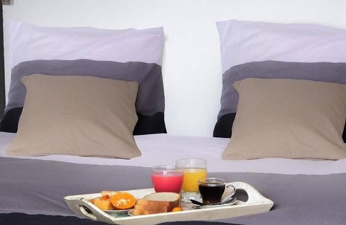 Saint-Paul House | Double room-Superior-Private Bathroom-Balcony-Vue mer ou jardin