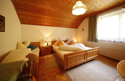 Kleinsolk Apartment | Double room "Talblick" - House Erika Grundner