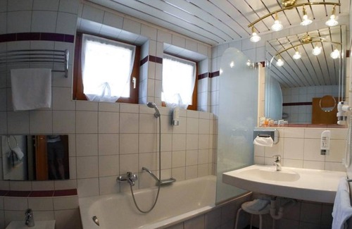 Bad Eisenkappel Cottage | Double room with balcony - Pension Besser