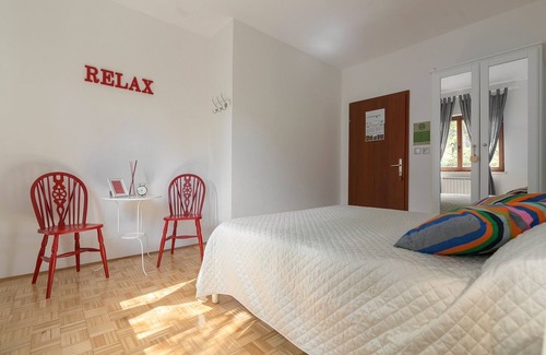 Koper House | Double room with external private bathroom and shared kitchen