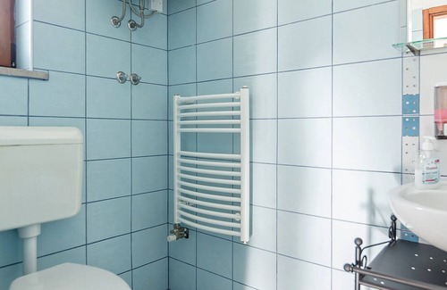 Koper House | Double Room with external private bathroom and shared kitchen