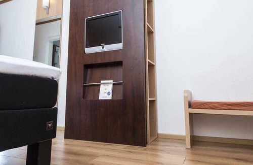 Azmannsdorf House | Double Room with French Bed - Good Morning Erfurt