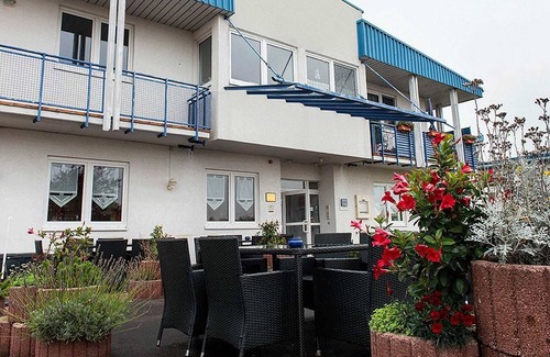 Azmannsdorf House | Double room with French bed - Good Morning Erfurt
