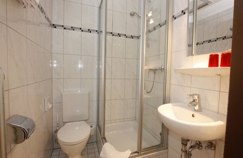 Alt-Betzenhausen Apartment | Double room with shower and WC