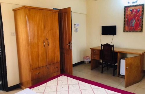 Accra Bed & Breakfast | Double Room With Sitting Area