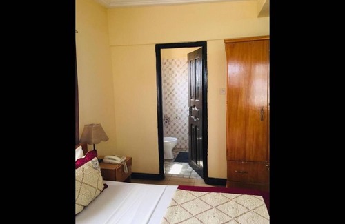 Accra Bed & Breakfast | Double Room With Sitting Area