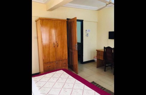 Accra Bed & Breakfast | Double Room With Sitting Area