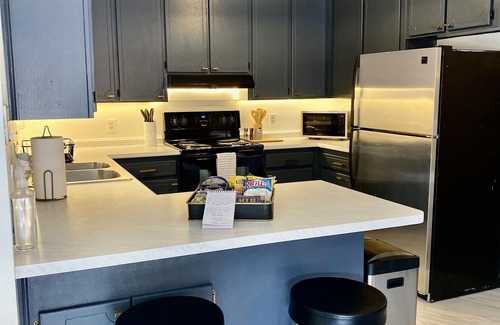 Yuma House | Double the Space- 5 bd/4 bath with POOL
