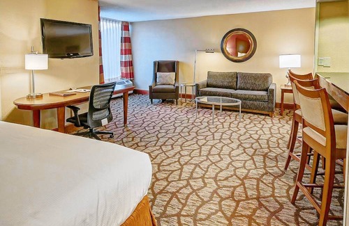 Oak Ridge Hotel | DoubleTree by Hilton Hotel Oak Ridge - Knoxville