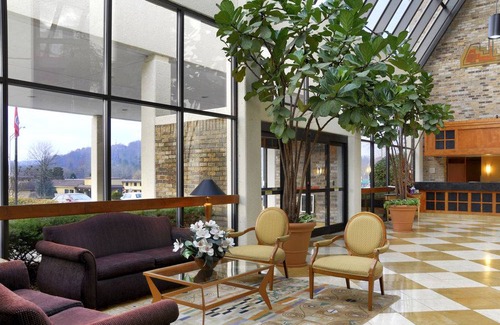 Oak Ridge Hotel | DoubleTree by Hilton Hotel Oak Ridge - Knoxville