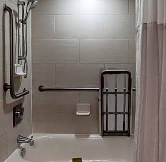 New Bern Hotel | DoubleTree by Hilton New Bern - Riverfront