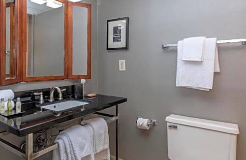 New Bern Hotel | DoubleTree by Hilton New Bern - Riverfront