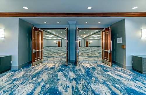 New Bern Hotel | DoubleTree by Hilton New Bern - Riverfront