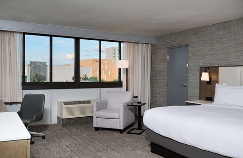 Buena Park Hotel | DoubleTree by Hilton Buena Park