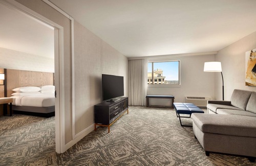 Canton Hotel | DoubleTree by Hilton Canton Downtown
