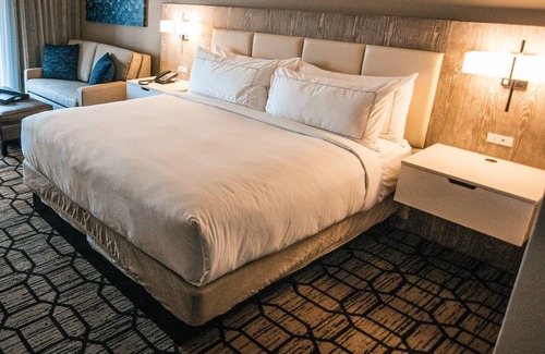 Downtown Hotel | DoubleTree by Hilton Lubbock University Area