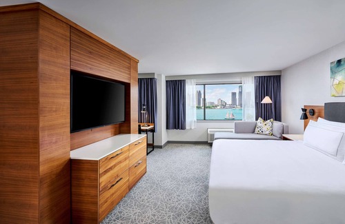 Windsor Hotel | DoubleTree by Hilton Windsor Hotel & Suites