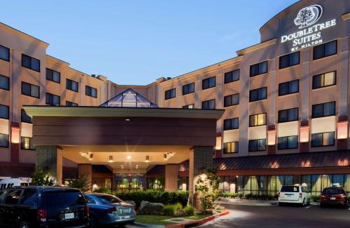 Bentonville Hotel | DoubleTree Suites by Hilton Bentonville