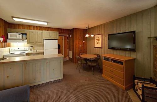 Banff Condo | Douglas Fir Resort and Chalets