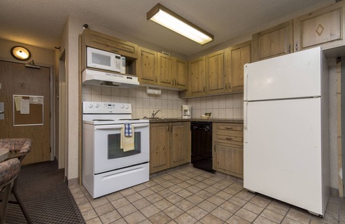 Banff Condo | Douglas Fir Resort and Chalets
