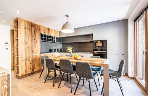 Argentiere Ski Chalet | DOUKA - Upscale chalet with sauna and hot tub