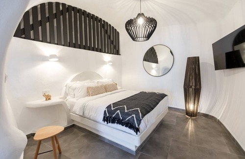 Fira House | Doukas Caldera Suites Fira