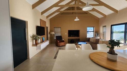 Velddrif House | Doves nest