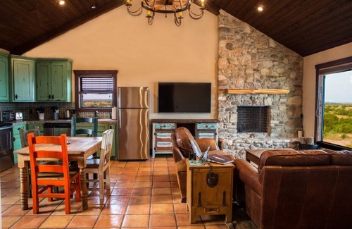 Canyon Apartment | Doves Rest - ChairLift Cabin