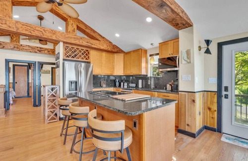Barstow Apartment | Downs By The River W/beautiful views of Sunset!