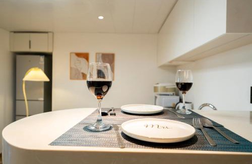 Downtown Shanghai Apartment | Downtown, 3B2B, near Pedestrian St, the Bund, Pearl Tower