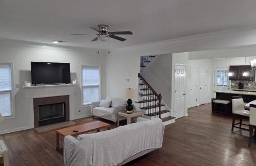 Atlanta House | Downtown Anchor