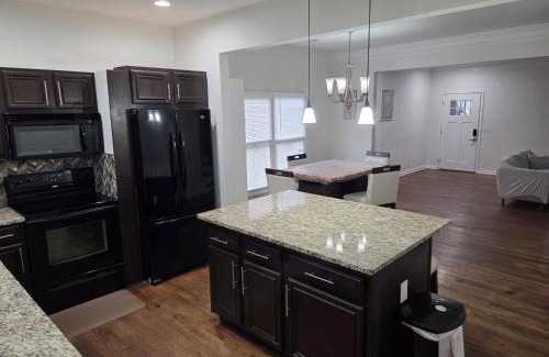 Atlanta House | Downtown Anchor