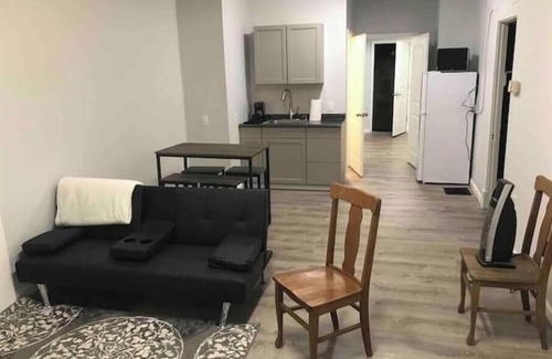 Babe Denny Apartment | Downtown Apartment on first floor. PRIVATE.