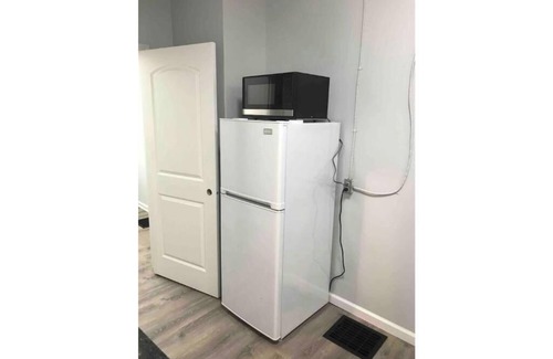 Babe Denny Apartment | Downtown Apartment on first floor. PRIVATE.