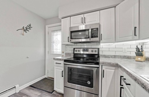 Fort Wayne Apartment | Downtown Apt w Free Parking by Electric Works!