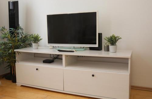 Leopoldstadt Apartment | Downtown Bliss Modern Retreat with FREE parking and FAST Internet 600 MBits