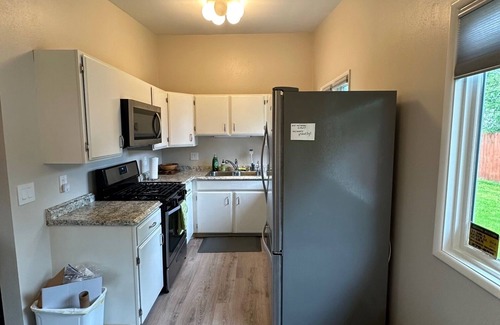 South Addition House | Downtown Coastal Trail 2 BDR 1 BTH Sleeps 2-6