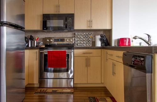 Downtown Edmonton Apartment | Downtown Core Icon Executive - Best Location Central Downtown