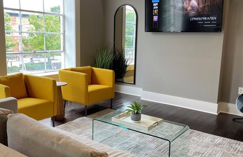 Macon Apartment | Downtown Cozy King Bed Loft FREE PRIVATE PARKING!