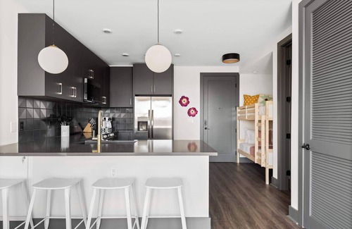 Rolling Mill Hill Condo | Downtown Dolly - 6 blocks to Broadway!