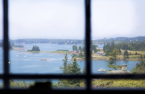 North Haven House | Downtown Hilltop Cottage - Breathtaking View