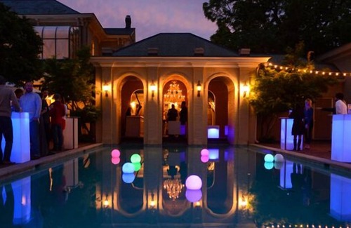 Historic Edgefield House | Downtown Historic Mansion: Pool, Park, Ponds and much more!