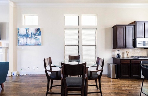 East Downtown Houston House | Downtown Houston Haven: Stylish & Spacious!