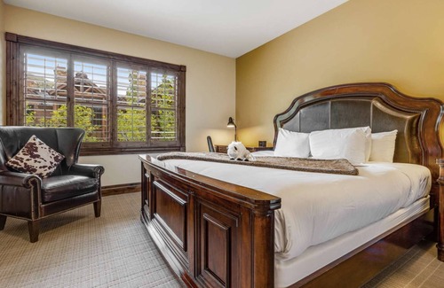 Jackson Hole Hotel | Downtown Jackson - Double King Suite