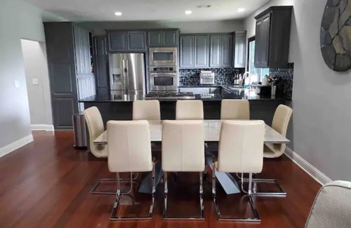 Travis Heights House | Downtown Location - Travis Heights, Walking distance to Rainey, SOCO, downtown…